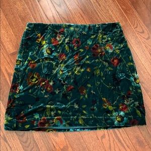 BNWT Ann Taylor Loft Velvet Mini Skirt. Sz 14